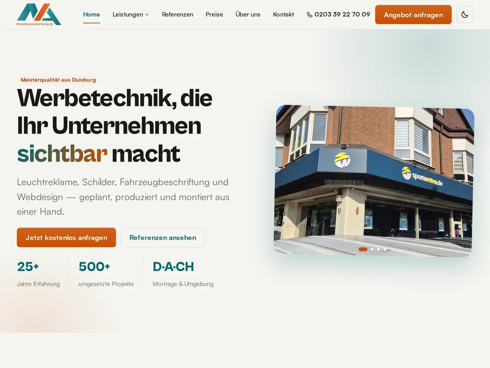 Startseite von neueaussenwerbung.de mit Leuchtreklame-Aufnahme und Kennzahlen — Webdesign von Neue Außenwerbung